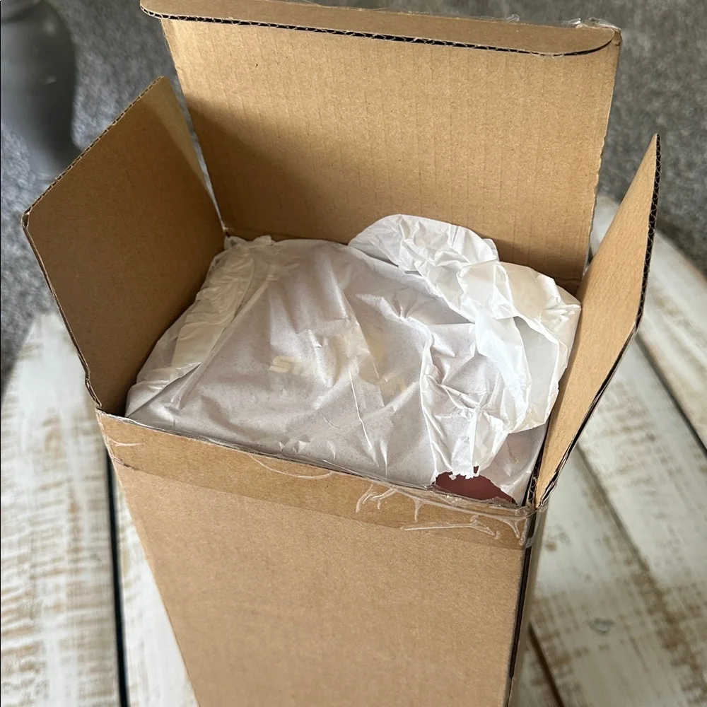 Stanley 40 oz Quencher Tumbler Copper Tinsel brand new in original box NWT - Picture 3 of 3
